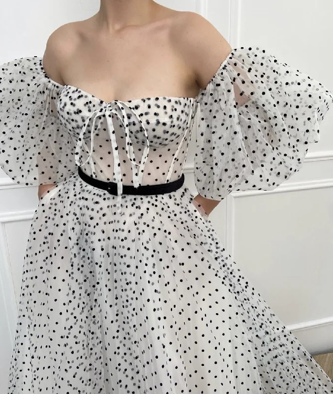 Dua Puffsleeve Polka Dots Gown