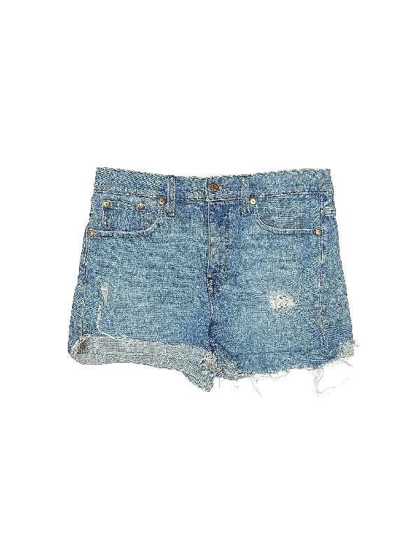 Low-Rise Denim Shorts in Medium Wash