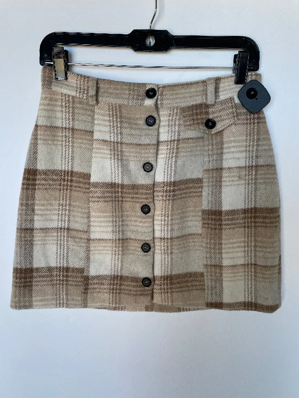 Skirt Mini & Short By Clothes Mentor In Brown, Size: S